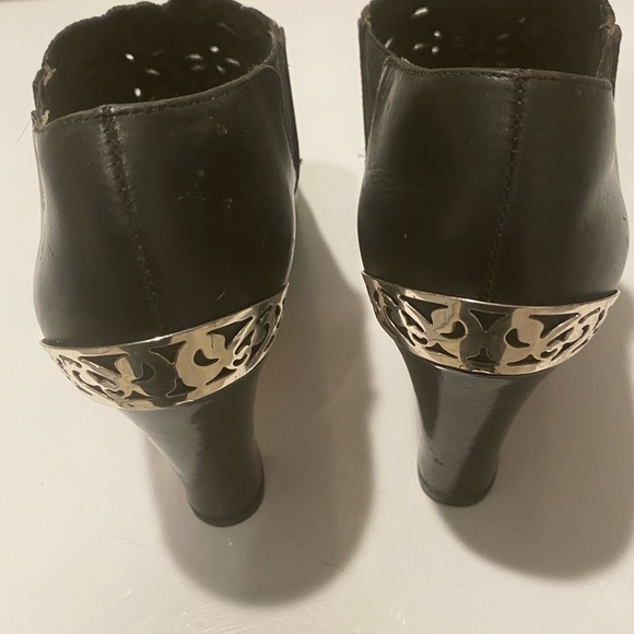 Brighton Black Floral Embroidered Shoes - Picture 3 of 10